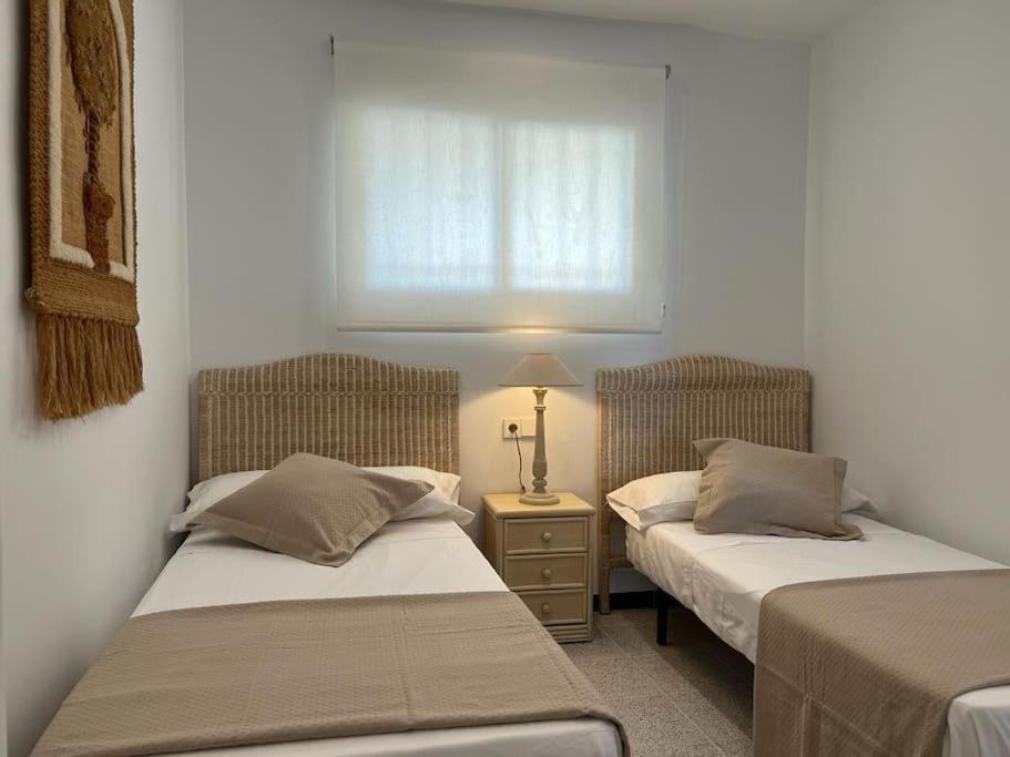 Apartamento 1ª Linea De Playa - Con Piscina Y Parking Playa de Gandia Екстериор снимка