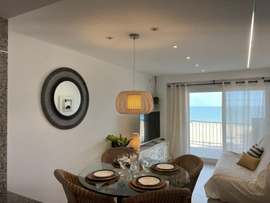 Apartamento 1ª Linea De Playa - Con Piscina Y Parking Playa de Gandia Екстериор снимка