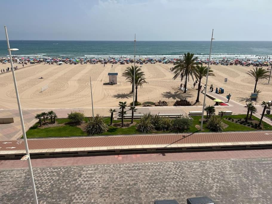 Apartamento 1ª Linea De Playa - Con Piscina Y Parking Playa de Gandia Екстериор снимка