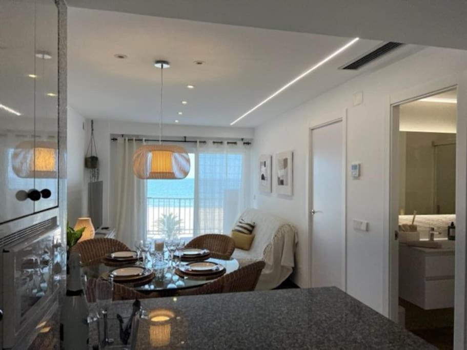 Apartamento 1ª Linea De Playa - Con Piscina Y Parking Playa de Gandia Екстериор снимка